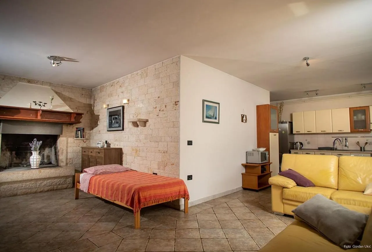 Holiday House Ivanka For 5 Persons With Pool Contry Side Of Rovinj Rovinjsko Selo